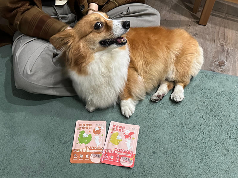 女人知己試用大隊,口碑行銷,部落客行銷,自然食 成長機能主食餐包,自然食,成長機能狗狗主食餐包,成長機能貓咪主食餐包,滿足毛孩最單純的幸福,人食等級食材,開封即食,綿密的肉泥狀質地,好吸收,無膠類,無色素,無防腐劑的添,維持腸道健康,添加DHA/靈芝多醣體,使用高優質蛋白,適口性佳,狗狗口味,犬用營養火雞,犬用嫩雞牛肉,貓咪口味,貓用營養嫩雞,貓用嫩雞鮪魚